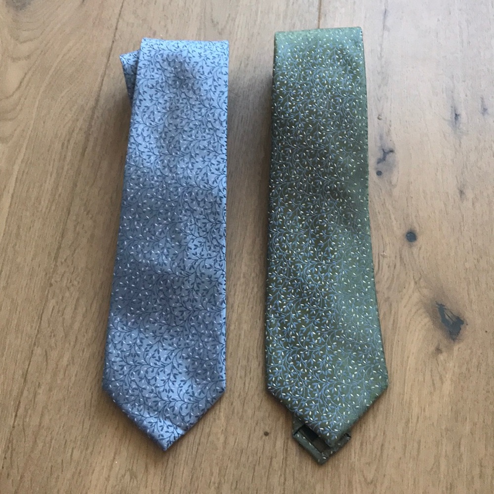 🤗 Adorable spring Calvin Klein ties